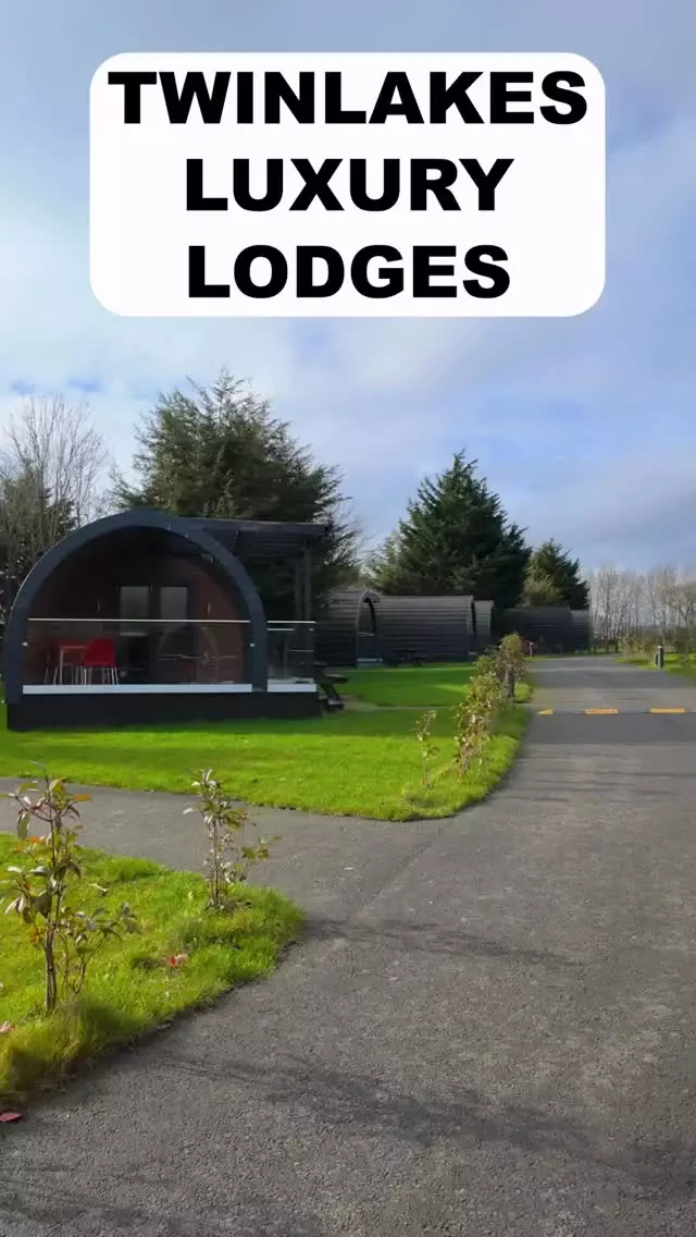Twinlakes Luxury Lodges are almost fully booked for the Easter holidays!

For only £20.83 pp per night, you get a whole luxury lodge featuring your own bathroom, kitchen, private balcony AND theme park entry included for Twinlakes and Wheelgate!🤩

Book online now to secure yours !✨

www.twinlakespark.co.uk