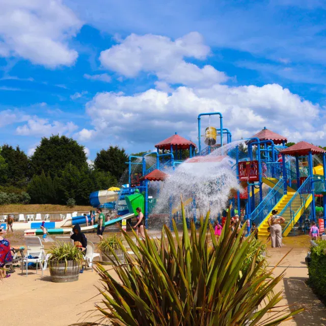 It's looking like it's going to be a warm weekend!☀️

Make a splash in our all inclusive water park and explore our 30+ rides and attractions!💦🎢

PLUS save big with out 4 for £60 offer this June!👀

www.wheelgatepark.com